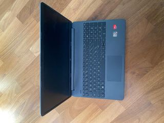 HP Laptop 15s-eq2xxx