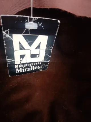 Sombrero de lana marrón con estampado animal