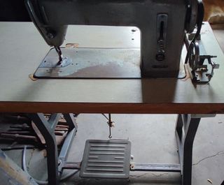 MAQUINA DE COSER INDUSTRIAL ALFA 127-300