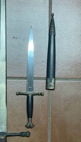 Daga Carlos V Amont Karolus Divus