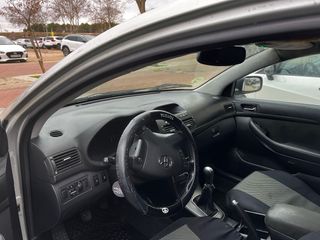 Toyota Avensis wagon.