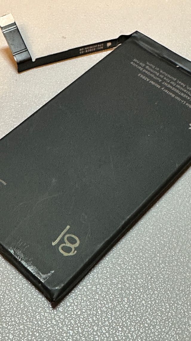 Batteria iPhone 14 - 81%. Originale Apple 