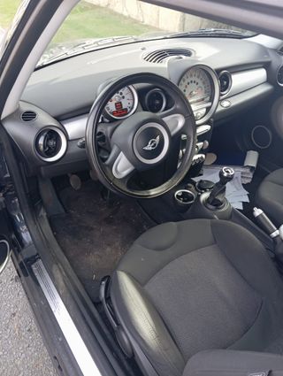 MINI Cooper 1.6 gasolina año 2009