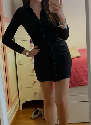 Vestido negro Stradivarius