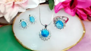 Conjunto collar, pendientes y anillo, celeste S925