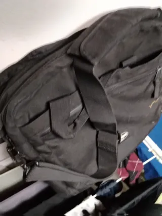 Bolso bandolera Eastpak negro