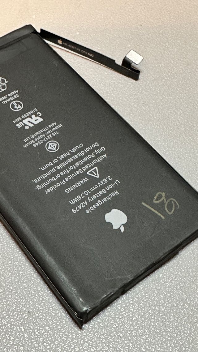 Batteria iPhone 12/12 Pro - 81%. Originale Apple 