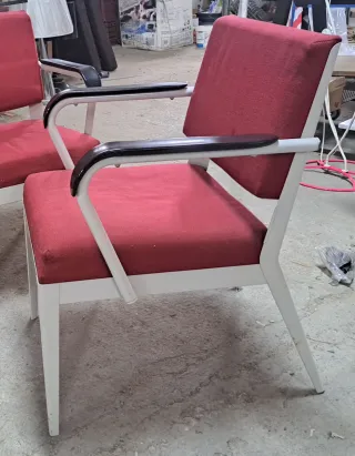 2 Sillones Vintage Tapizados Rojo y Metal