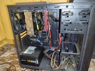 Torre de ordenador + pantalla 1080p