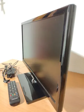 Torre de ordenador + pantalla 1080p