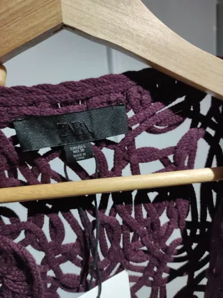 Chaleco Zara color burdeos