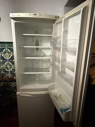 Frigorífico LG blanco