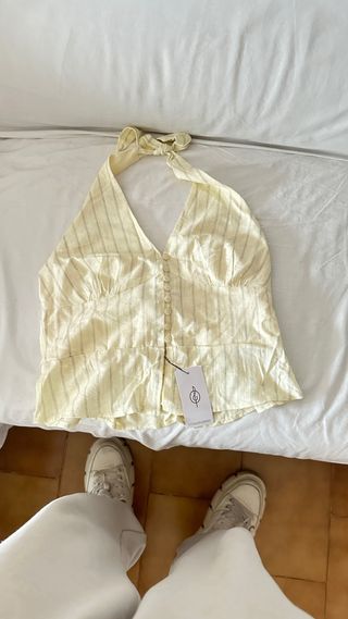 Top Stradivarius Amarillo Talla L