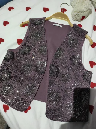 Chaleco Zara Morado con Pedrería