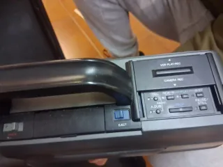 Videocamera Philips VHS HQ anni '80