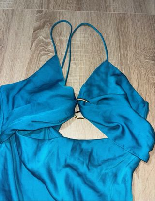 Vestido largo azul verdoso con abertura