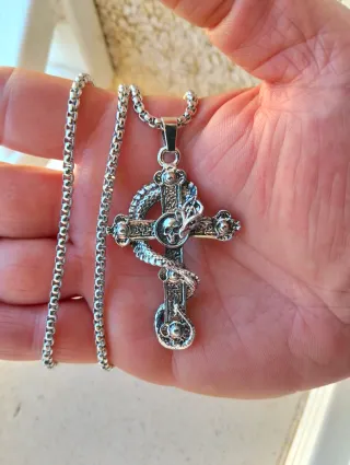 Cadena Cruz Dragón Calavera Gótico