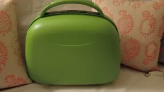 Neceser rígido de mano verde