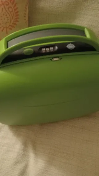 Neceser rígido de mano verde