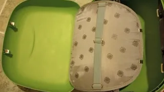 Neceser rígido de mano verde