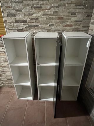 Mueble Estantería Pared Negra y Blanca