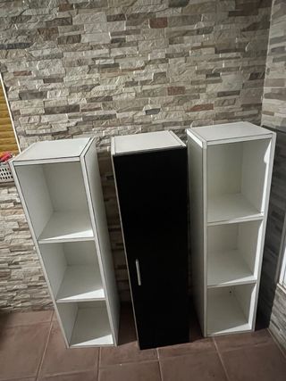 Mueble Estantería Pared Negra y Blanca