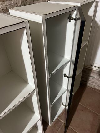 Mueble Estantería Pared Negra y Blanca