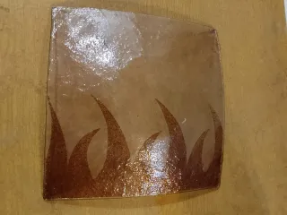 Centro de mesa de cristal con diseño de llamas