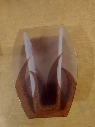 Centro de mesa de cristal con diseño de llamas