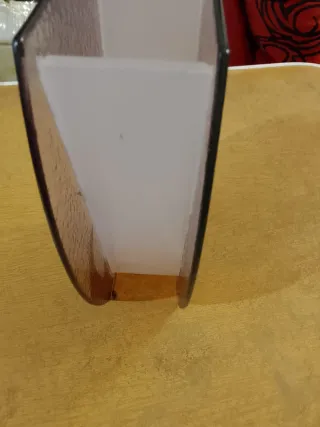 Centro de mesa de cristal con diseño de llamas