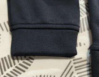 Sudadera Trangoworld negra con capucha