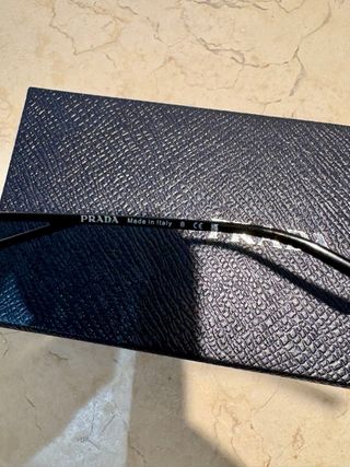 Gafas de sol Prada negras