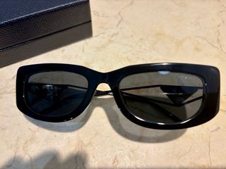Gafas de sol Prada negras