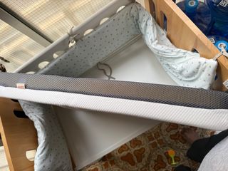 Minicuna colecho madera y blanco