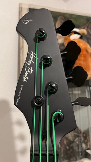 Bajo Harley Benton zurdo