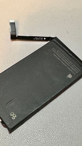 Batería iPhone 14 - 80%. Original Apple 