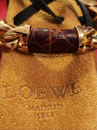 Pulsera Loewe Oro y Marrón Cocodrilo
