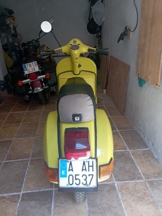 Vespa E 200cc 1983 Amarilla