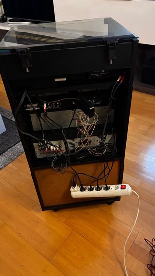 Equipo musica Hifi Akai 60W,Mueble, altavoces 100W