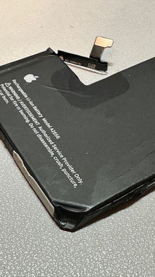 Batería iPhone 13 Pro  - 80%. Original Apple 