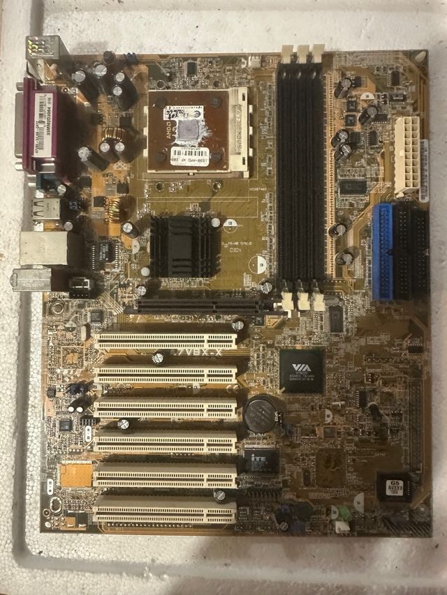 117- Asus A7VBX-X Socket 462 AMD xp 2000