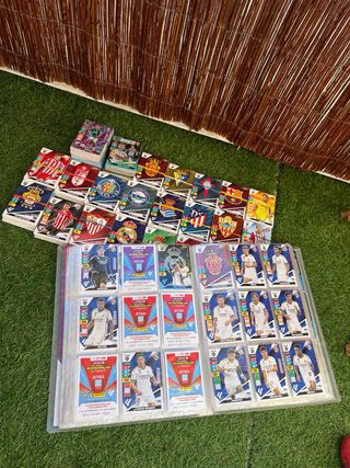 Álbum Adrenalyn 2023/24 + cromos especiales