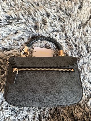 Bolso de mano Guess Negro y Dorado