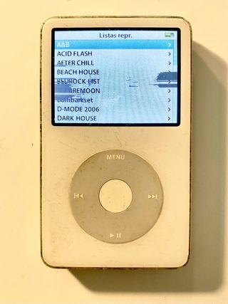 iPod Classic 30GB Plata