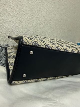 Bolso Guess Neda Logo 4G Peony