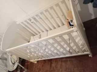 Cuna blanca bebé