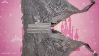 Sujetador gris con encaje