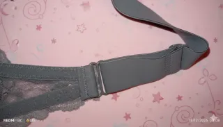 Sujetador gris con encaje