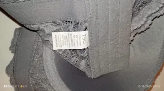 Sujetador gris con encaje