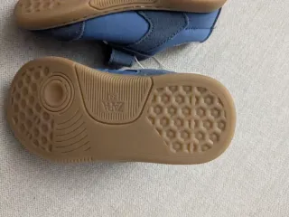 Zapatillas barefoot niño zara sin estrenar talla24